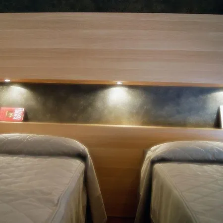 Halanus And Hotel 3*