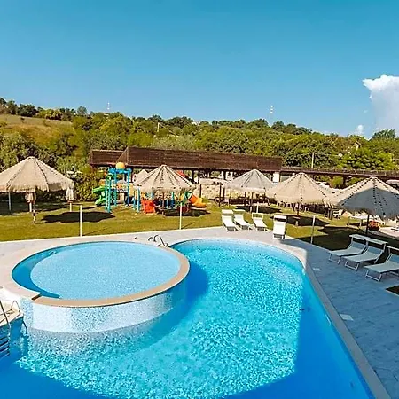 Hotel Halanus And 3*