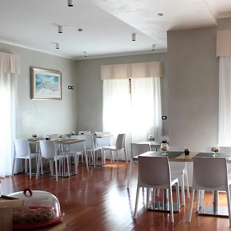 Hotel Halanus And Alanno