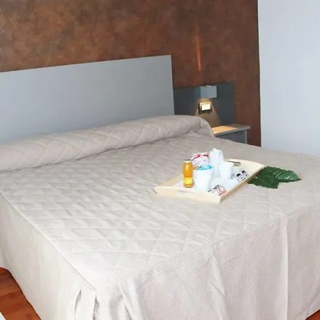 Halanus And Hotell Alanno