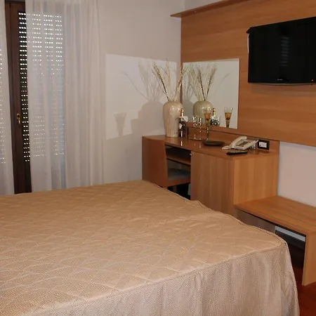 哈兰诺斯度假酒店 酒店 Alanno