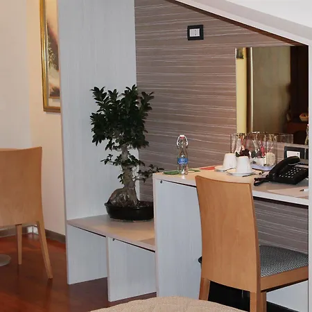 Halanus And Hotel 3*