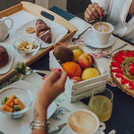 Halanus And Hotel 3*