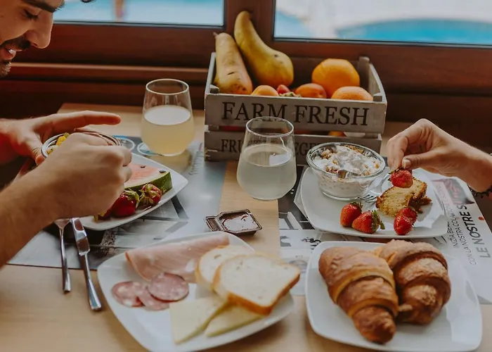 Szálloda Halanus And 3*