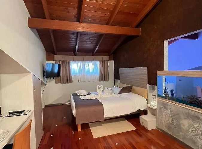 Halanus And Szálloda