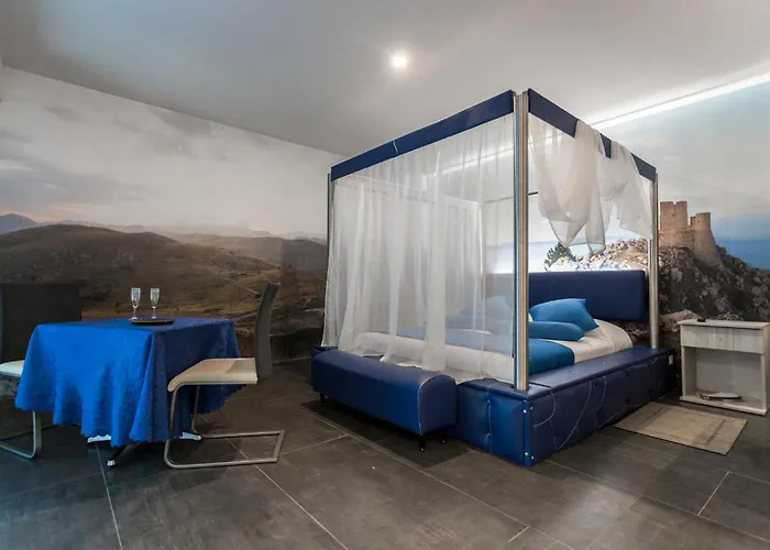 Hotel Halanus And Alanno