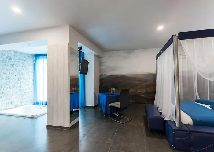 Szálloda Halanus And Alanno