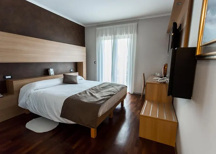 Halanus And 3* Alanno