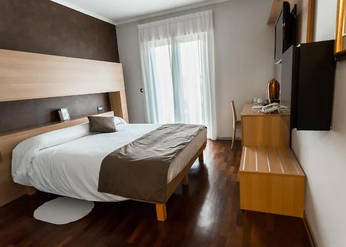 Halanus And 3* Alanno