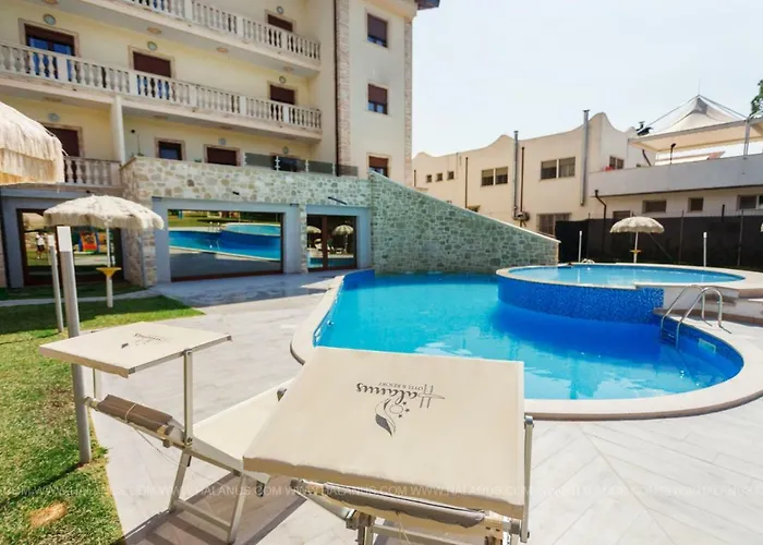 Halanus And Szálloda