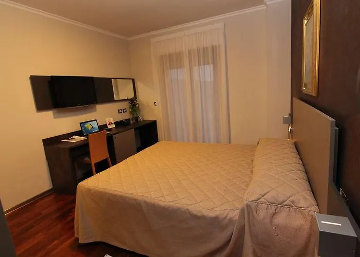 Halanus And Отель