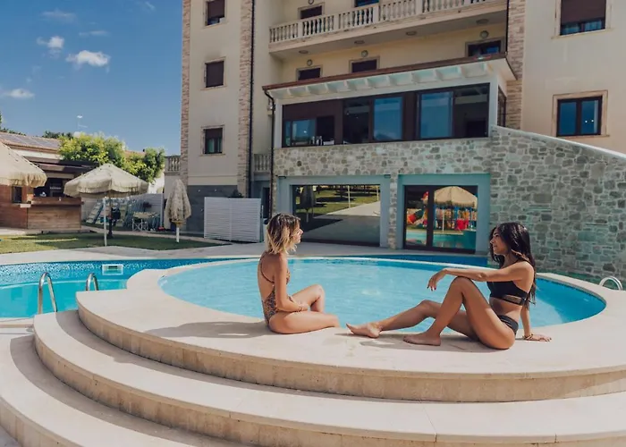 Halanus And Отель